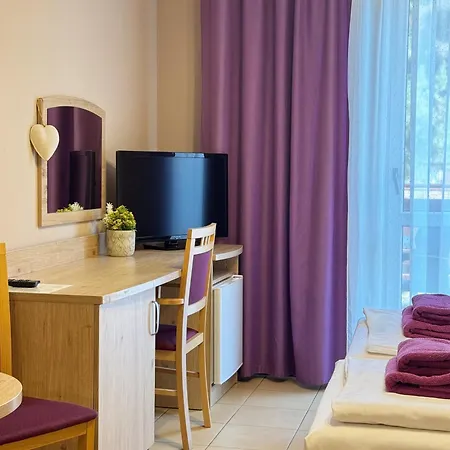 Bed & Breakfast Dworek Nad