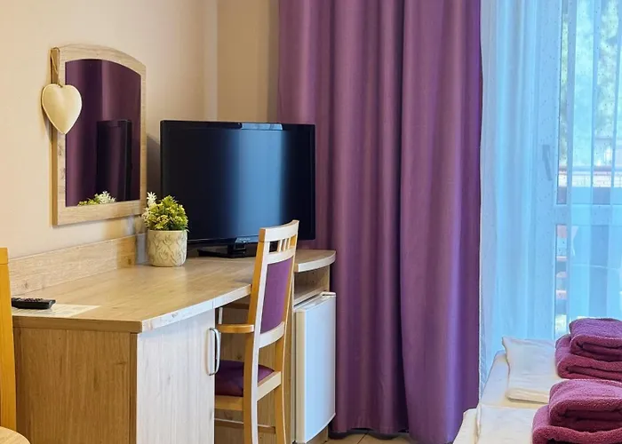 Bed & Breakfast Dworek Nad