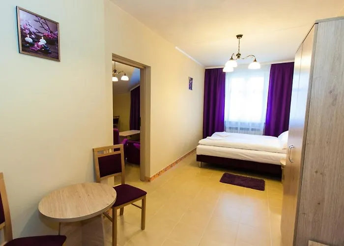 Dworek Nad Bed & Breakfast 3*